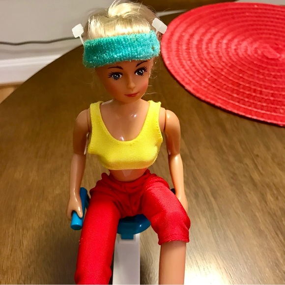 Vintage THE SUPER MODELS Keep Fit Cycling Machine Doll by Toy Concepts - Picture 7 of 15